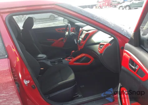 2017 Hyundai Veloster z USA, uszkodzony, nr VIN KMHTC6AD2HU307453